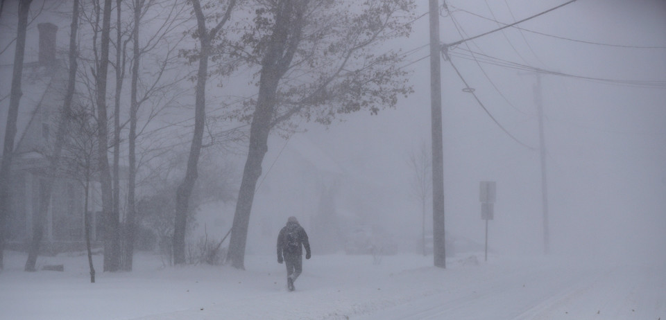 epa06416955 - USA WEATHER WINTER STORM (Winter storm hits New England)