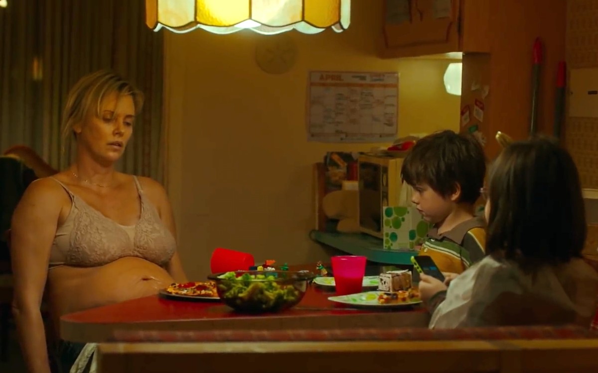 Charlize Theron, jakiej jeszcze nie widzieliście. Zobacz ZWIASTUN niezwykłej komedii "Tully"