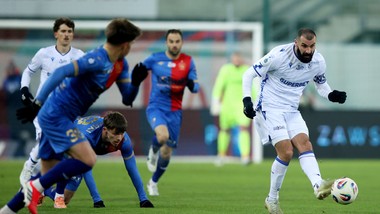 lech poznań nie obudził się z zimowego snu. mistrz polski przegrał drugi mecz z rzędu