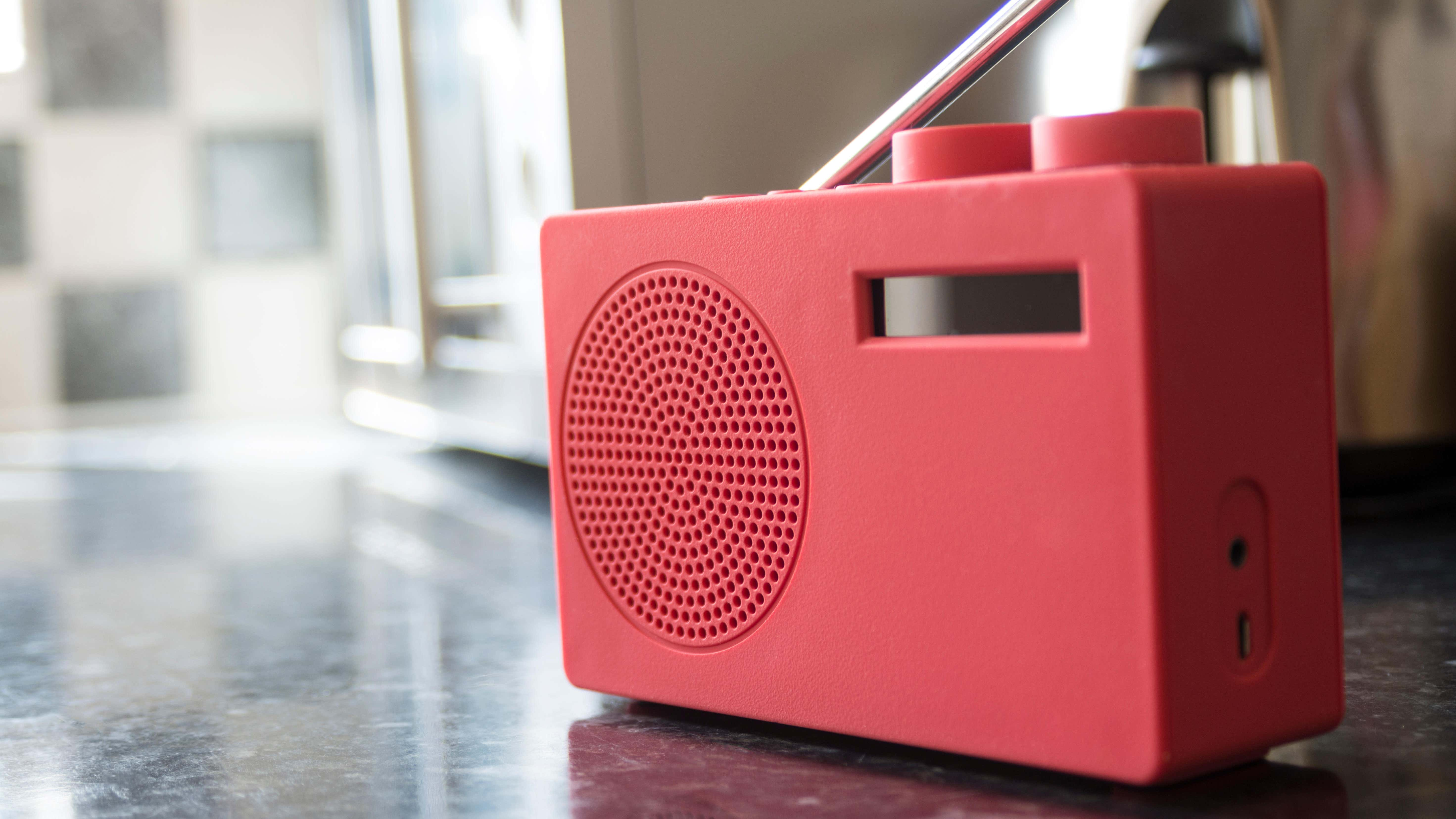 UK government reviews ending FM radio as 74.6% go digital