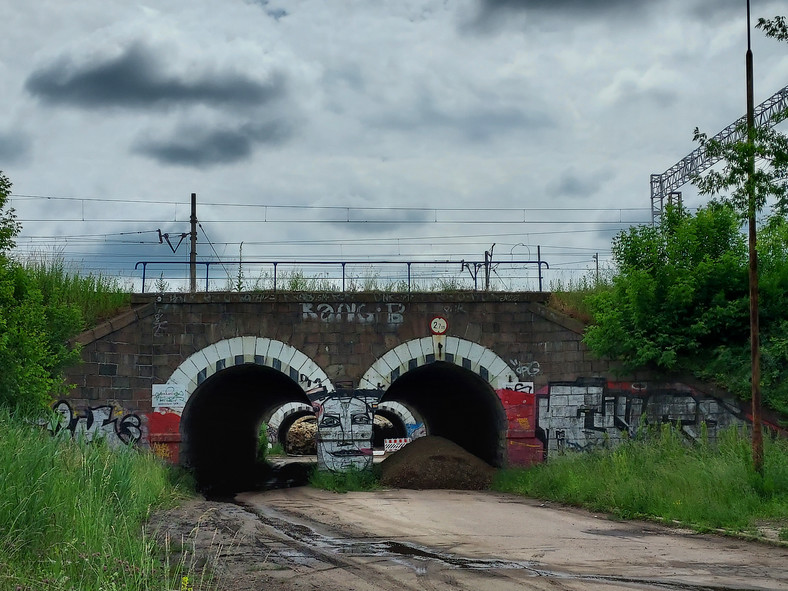 Carskie tunele w Białymstoku z początku XX w. Widok od ul. Hetmańskiej. Ten tunel jest w pisany do ewidencji zabytków