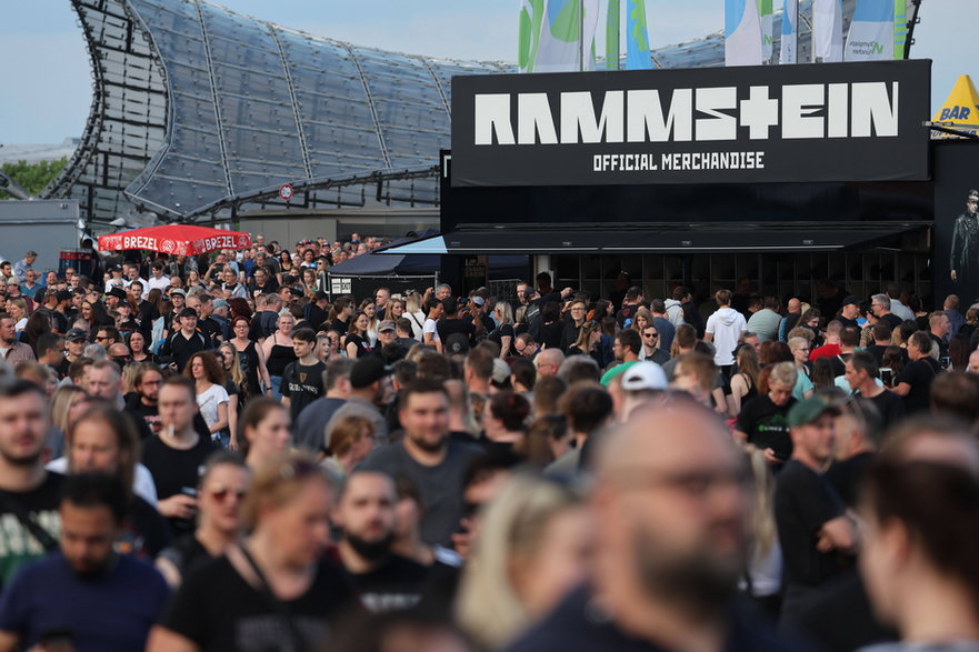 Tłumy przed koncertem Rammstein, 2023 r.