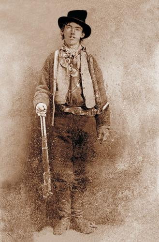 Billy the Kid, jeden z najsłynniejszych rewolwerowców Dzikiego Zachodu (domena publiczna).