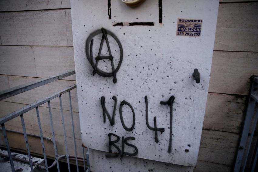 Anarhisti u Rimu zapalili pet automobila