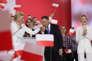 PKW na podstawie danych z 100 proc. obwodów: Andrzej Duda - 51,03 proc., Rafał Trzaskowski - 48,97 proc.