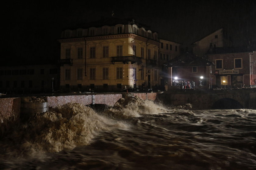 Zalane ulice i ewakuowane domy. Czy nam też to grozi?