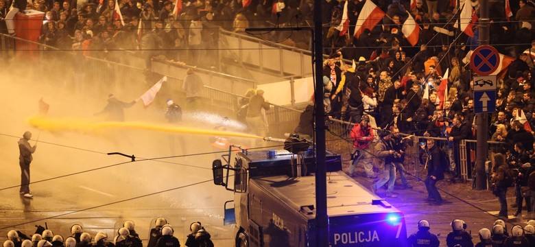 Czterech rannych i ponad 200 zatrzymanych podczas Marszu Niepodległości