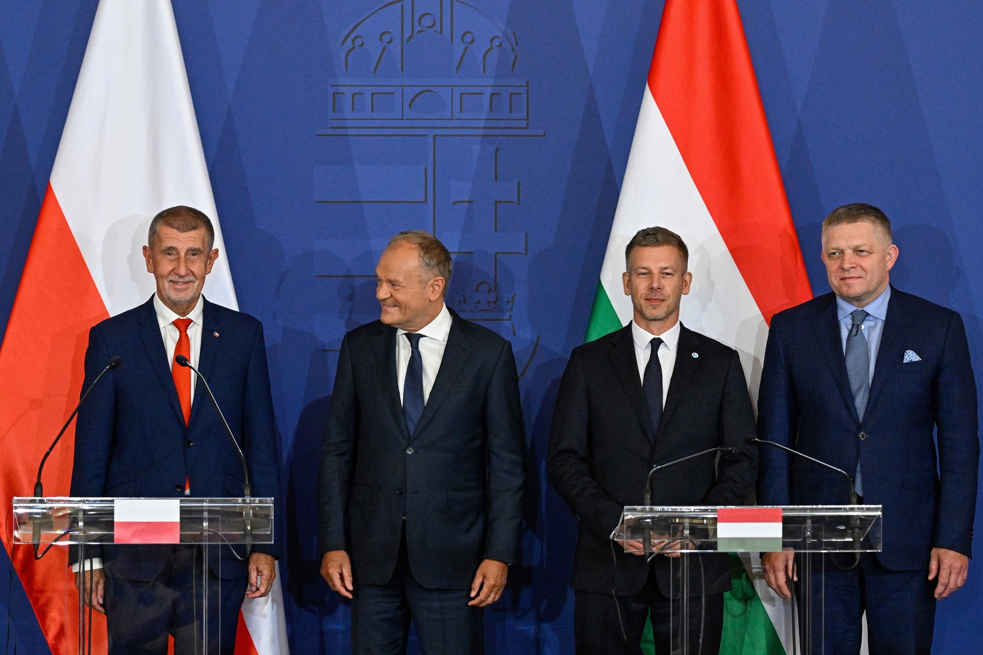 Premiéri krajín Vyšehradskej štvorky (V4) sprava Robert Fico (Slovensko), Péter Magyar (Maďarsko), Donald Tusk (Poľsko) a Andrej Babiš (Česko).