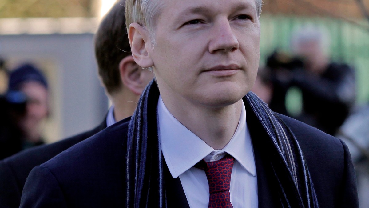 Amerykańscy prokuratorzy nie znaleźli żadnego dowodu na to, że założyciel portalu internetowego Wikileaks Julian Assange nakłonił analityka wywiadu wojskowego USA Bradleya Manninga do przekazania mu tajnych materiałów - pisze w środę "The Times".