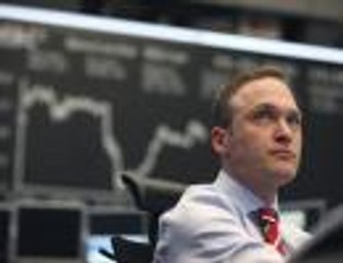 Niespokojny piątek na giełdach. Europejskie indeksy poszły w dół