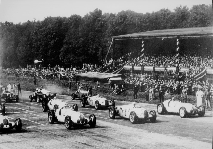 Wyścigówki z czterema pierścieniami stanęły po raz pierwszy na starcie wyścigu Avus w Berlinie 27 maja 1934 roku