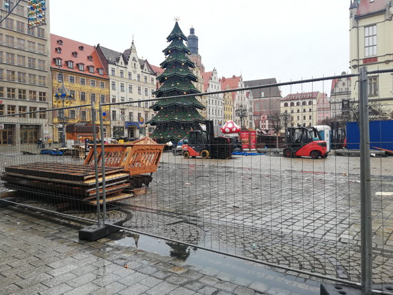 Demontaż Jarmarku Bożonarodzeniowego we Wrocławiu