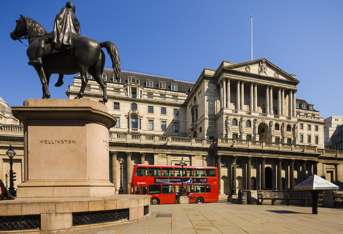 Bank Anglii dołącza do grona obniżających stopy procentowe. Pierwsza taka decyzja od lat