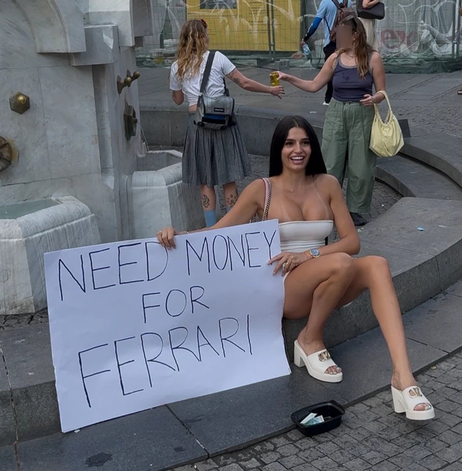 Tamara Bojanić prosi na ulici