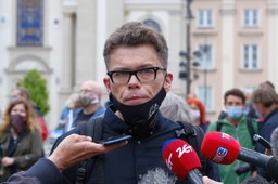 "Cześć i chwała sędziom niezłomnym". Pod SN zakończył się protest w obronie sędziego Tulei