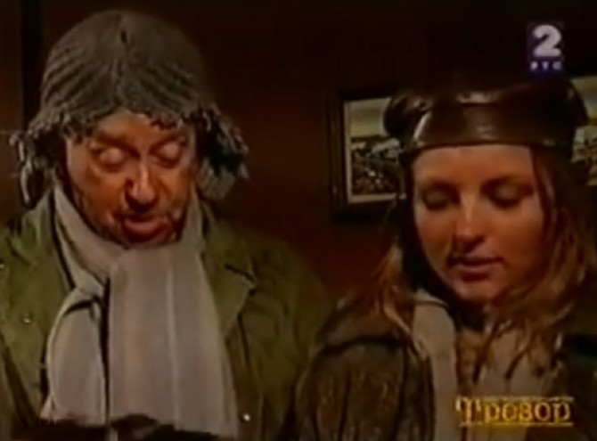 Jovana uz dedu Čkalju u seriji "To se samo svici igraju"