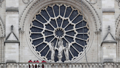 Pożar katedry Notre Dame. Odnaleziono relikwiarz z iglicy