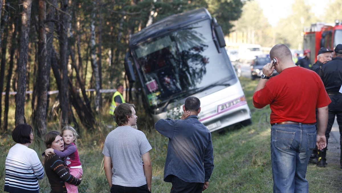 WYPADEK AUTOBUSU NA TRASIE S1