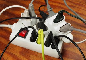 Koji kućni uređaji troše struju i kad su isključeni