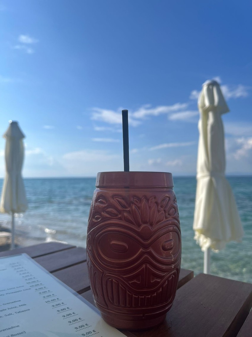 Koktel sa pogledom na more, ne na gužvu i tiskanje mase