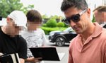 Lewandowski na luzie rozdawał autografy. Kibice mogli przeoczyć jeden szczegół, który kapitan kadry miał na sobie. Szczegół wart majątek