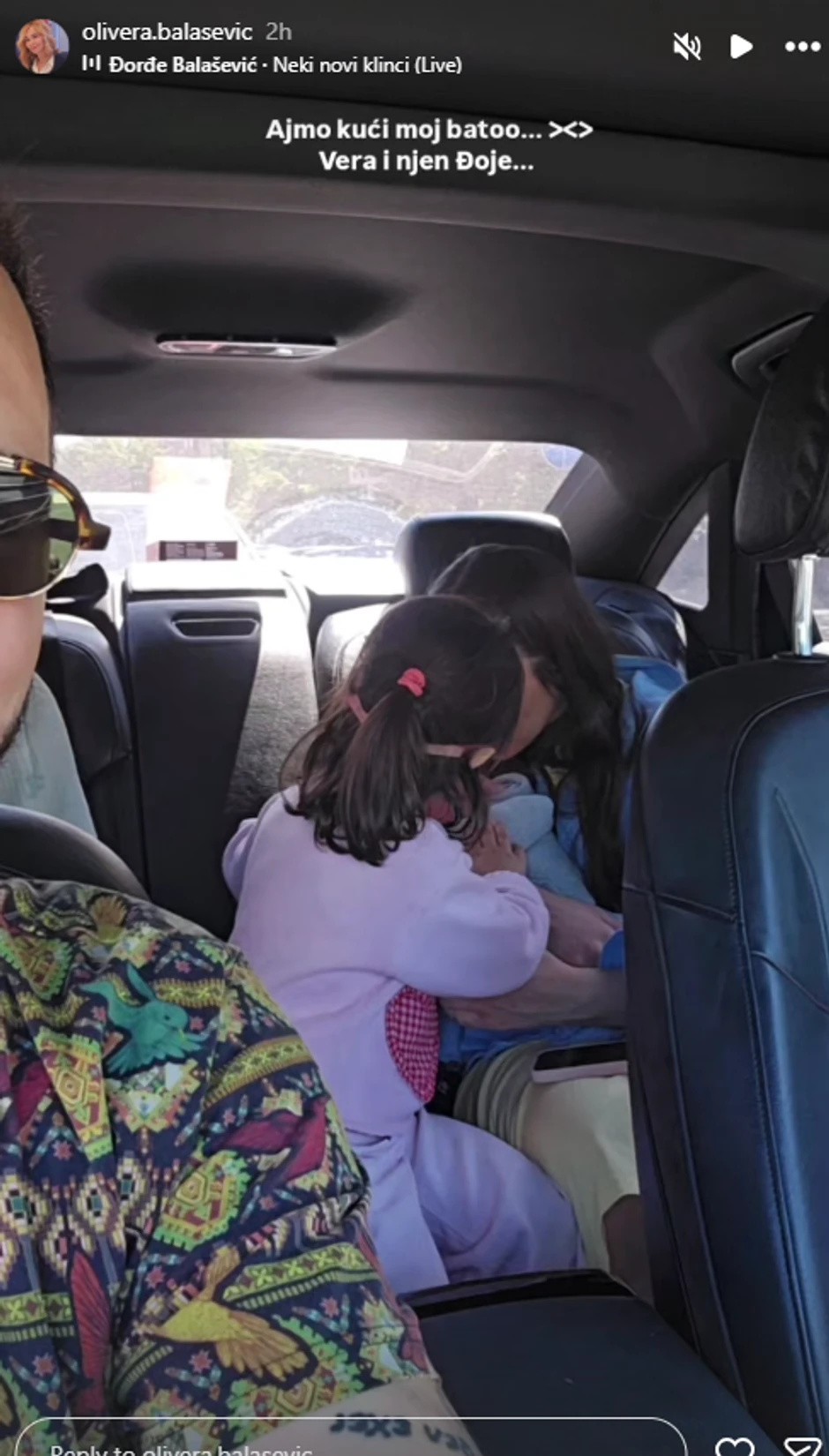 Aleksa Balašević izveo sina i ženu iz porodilišta