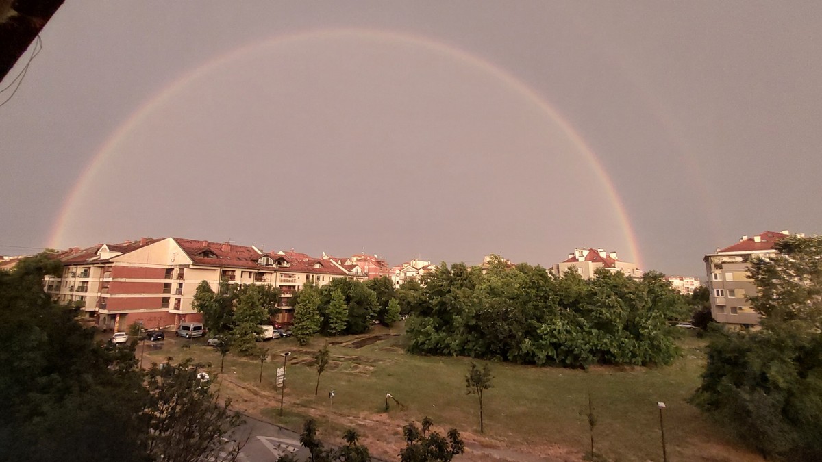 NEVJEROVATNA SCENA U NOVOM SADU: Superćelijska oluja nosila sve pred sobom, a samo 40 minuta kasnije snimljen je NEOČEKIVANI PRIZOR (VIDEO)