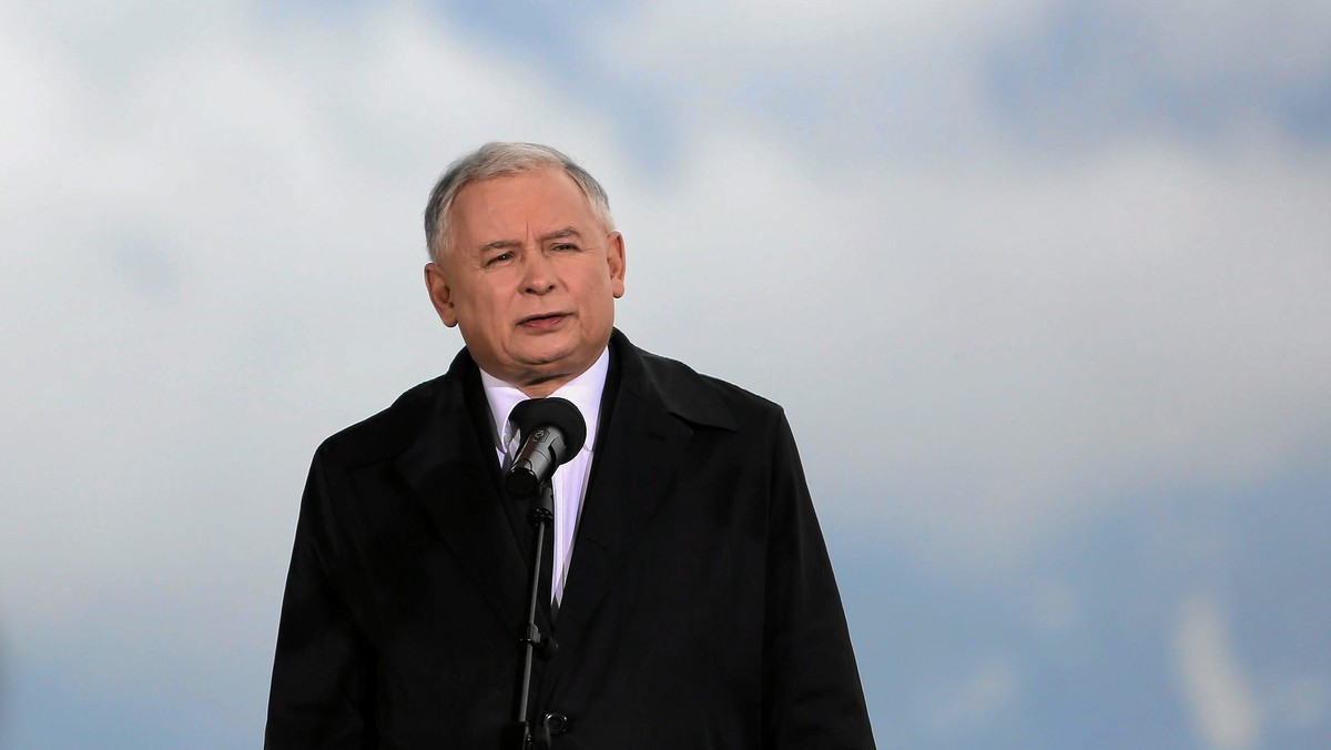 - Rząd nie wspiera polskich przedsiębiorstw, czego przykładem jest zakup Pendolino, zamiast polskich pociągów - powiedział prezes PiS Jarosław Kaczyński. - Dlaczego po polskich torach nie mogą jeździć polskie pociągi? - pytał.