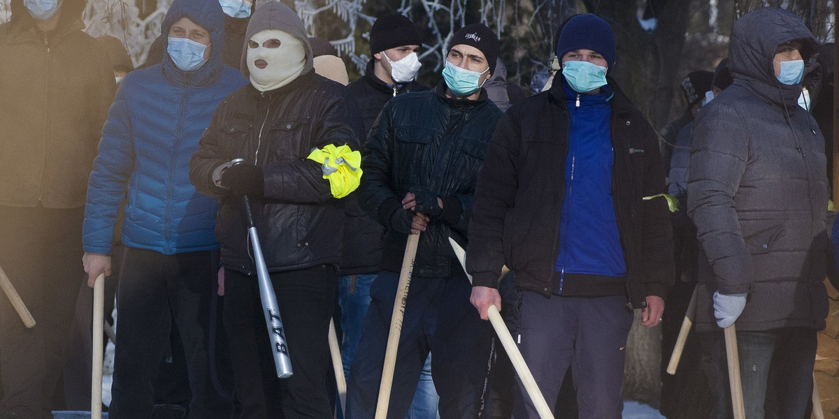 Kije, pałki, gaśnice. Gorąco na Ukrainie!