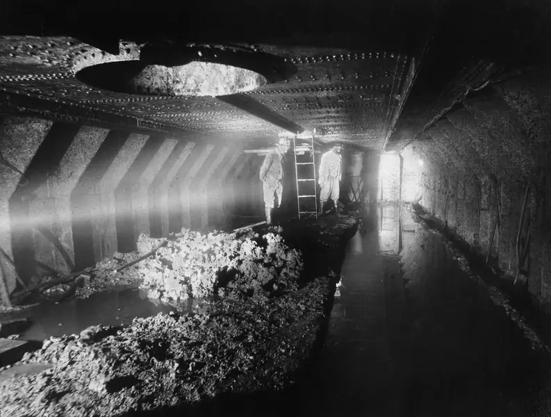 Widok na budowę tunelu w Marsylii, ok. 1885, fot. Félix Nadar, dzięki uprzejmości Getty’s Open Content Program