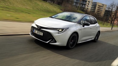 Toyota Corolla 2.0 Hybrid GR Sport – hybrydowy hot hatch?