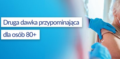 Czwarta dawka dla osób 80+. Kiedy można się zapisać? Czy od razu dostaniesz zastrzyk? [PORADNIK]