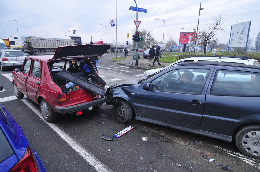 Od januara do oktobra čak 2.002 nesreće i kojima je poginulo 34 građana