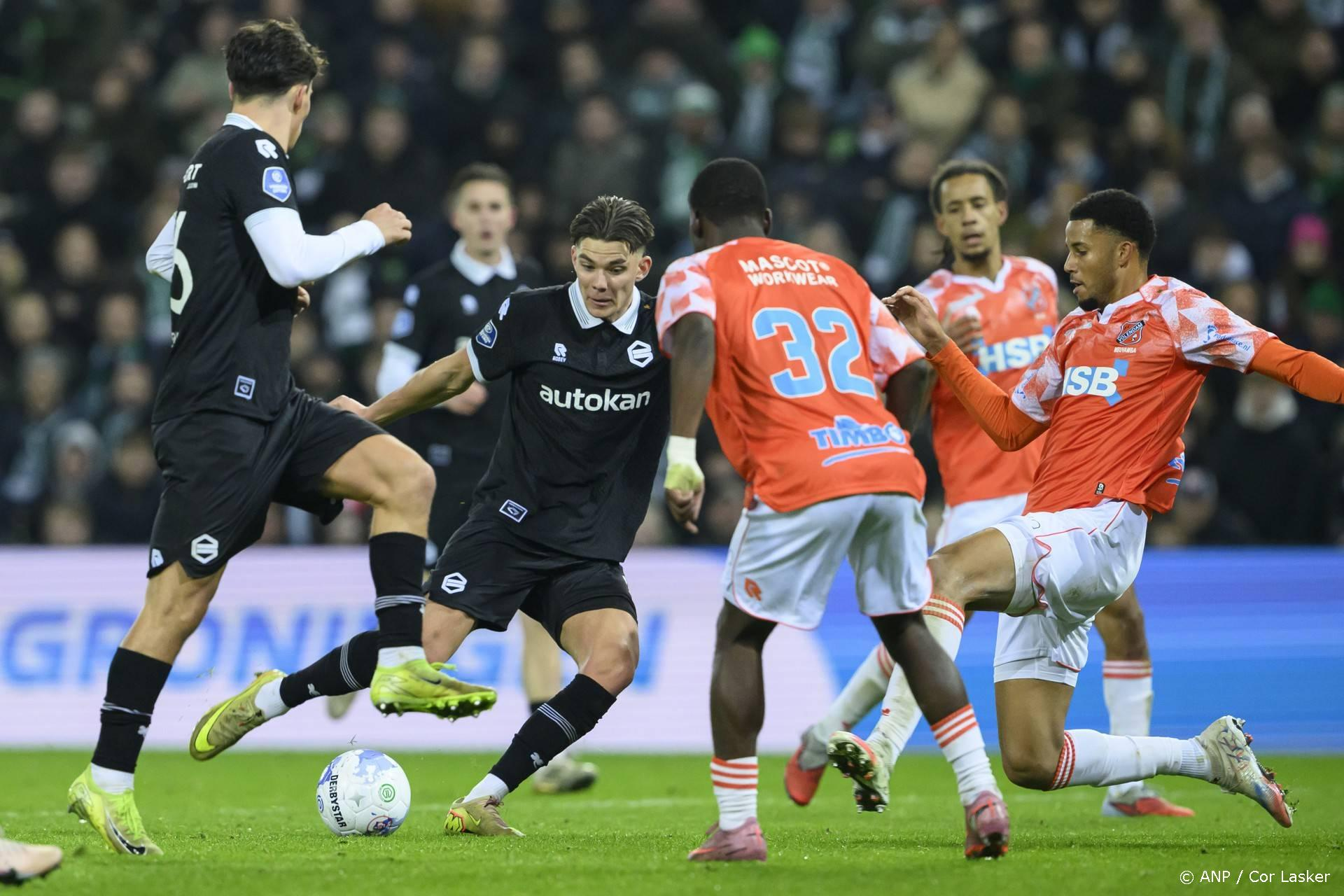 FC Groningen profiteert optimaal van tiental Volendam en wint 3-0