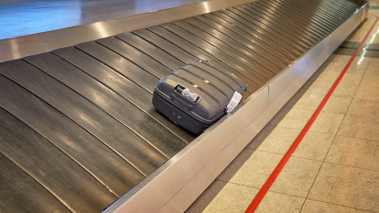 EÚ zakazuje balenie batožiny do ochrannej fólie.