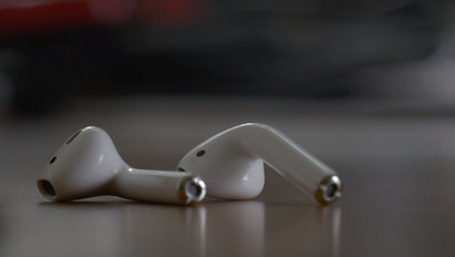 Ezt a kalandos utat járta be az Apple vezeték nélküli fülhallgatója: hihetetlen, de még így is működött!