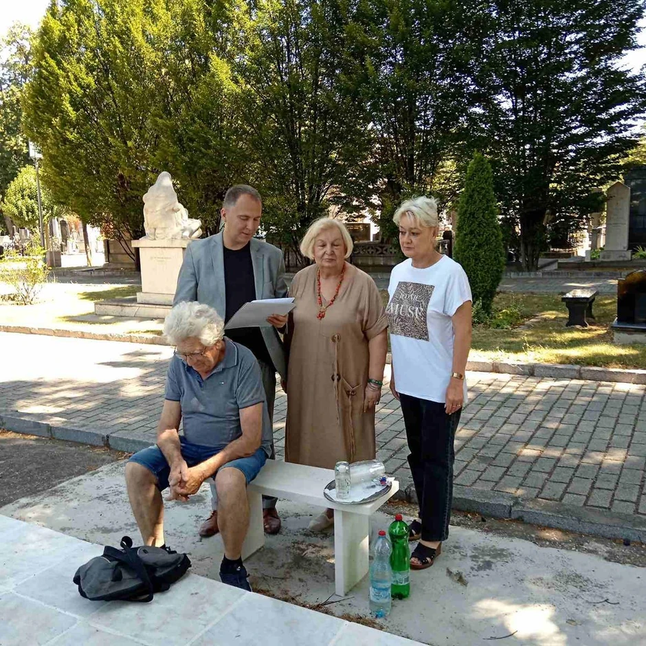 Pismo je prvo pročitano na Pajinom grobu u uskom krugu članova i priajtelja Udruženja Adligat