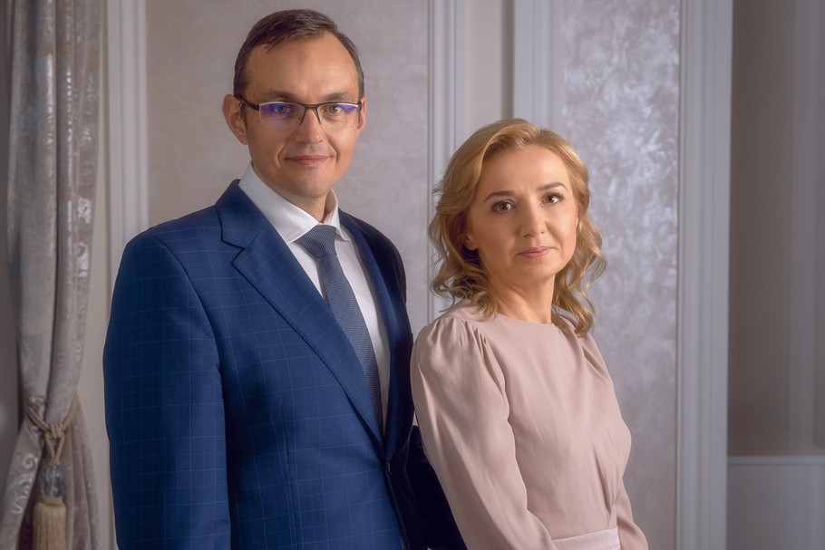 Sylwia i Piotr Krupowie nie lubią rozgłosu. Prowadzona przez nich Fundacja Zobacz Mnie współpracuje z kilkunastoma uniwersyteckimi klinikami na całym świecie. Dzięki temu skonsultowała ze specjalistami z zagranicy ponad 200 dzieci, które nie miały szansy na leczenie w Polsce.