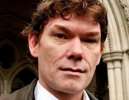 W latach 2001-2002 McKinnon włamał się do serwerów NASA. Co ciekawe, zrobił to z domu wyjka jego dziewczyny w Londynie. Udało mu się usunąć istotne dane i oprogramowanie należące do amerykańskiego rządu, który koszty naprawy szkód oszacowł na 700 tys. dol. Jego motywacja jest nietypowa: włamał się do rządowych serwerów, ponieważ poszukiwał dowodów na istnienie kosmitów. W wywiadzie udzielonym 'Wired' stwierdził, że znalazł potwierdzenie dla istnienia UFO.