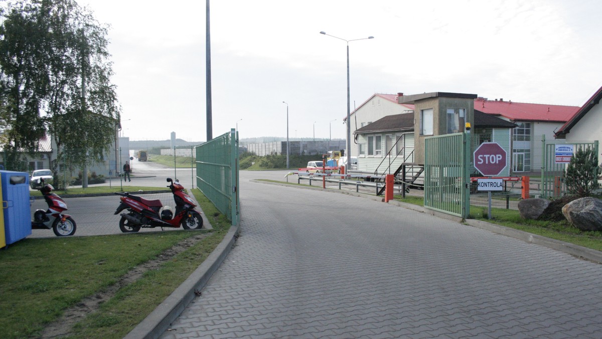 Zakład Utylizacyjny w Gdańsku ma dla mieszkańców dwie widomości: dobrą i zła. Pozytywna jest taka, że wreszcie naprawiono kompostownię. Z kolei zła wiąże się z tym, że we wrześniu rusza dwumiesięczna rozbudowa systemu odgazowania kwatery składowania odpadów, co będzie się wiązać z dodatkową emisją przykrego odoru.