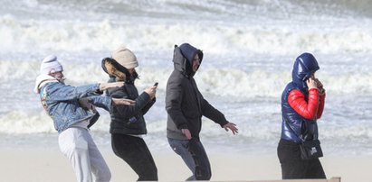 IMGW ostrzega. Na silny wiatr powinni przygotować się mieszkańcy tych regionów