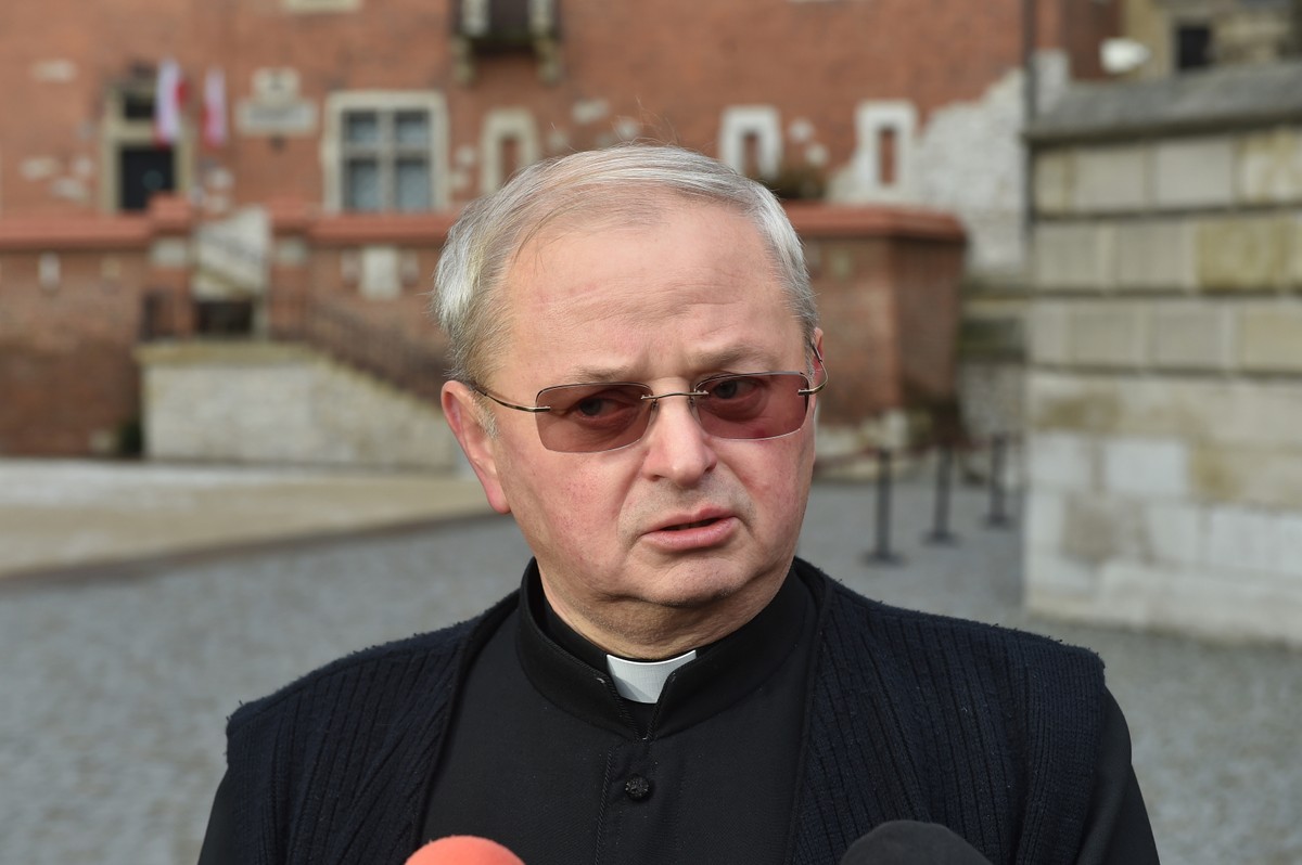 Proboszcz parafii archikatedralnej ks. prałat Zdzisław Sochacki
