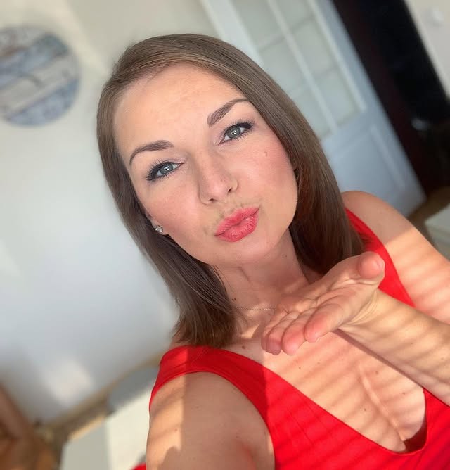 Moderátorka Rádia Kiss Bára Tlučhořová. 