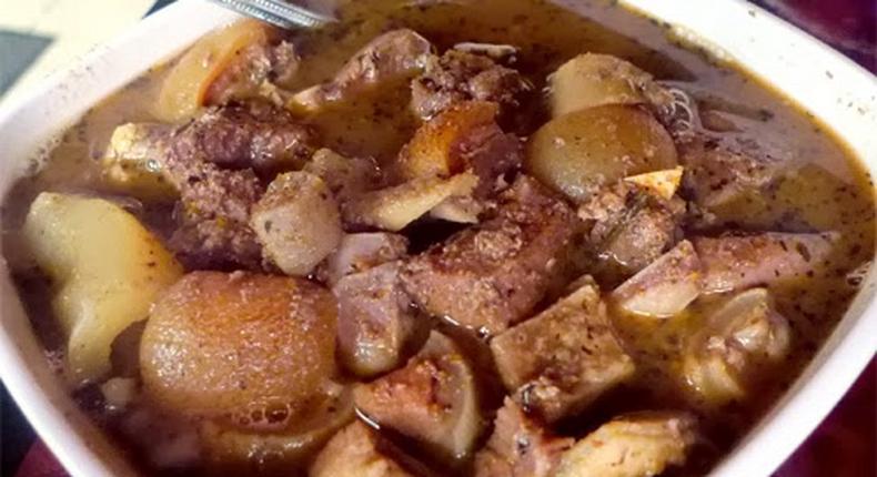 How to make goat meat pepper soup. [kingofsoups]