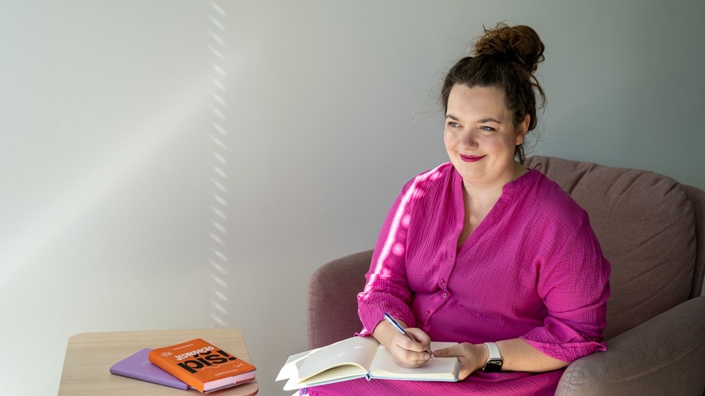 Lektorka tvorivého písania a copywriterka Gabika Mihaličková vydáva knihu Jednoducho píš. 