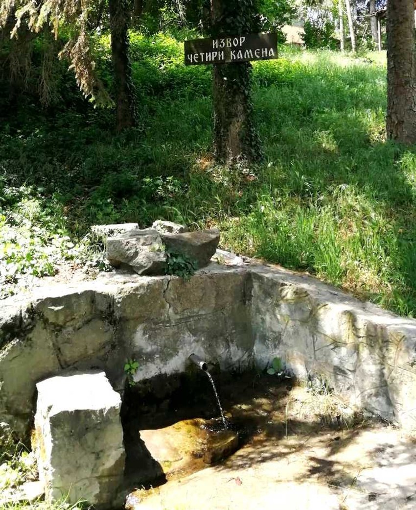 Čortanovci Četiri kamena