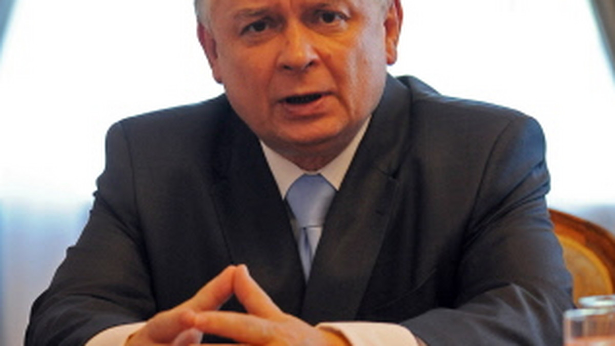 Lech Kaczyński obchodzi święto kobiet. - Sądzę, że to święto kobiet, a nie komunistów - powiedział w wywiadzie dla TVN.
