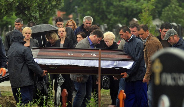 632106_backa-palanka-1070-sahrana-dragana-pupic-poljanski-foto-robert-getel