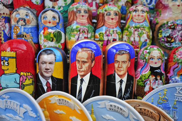Martioszki z wizerunkami Władimira Putina, Dymitrija Miedwiediewa i Wiktora Janukowycza, Kijów, Ukraina.