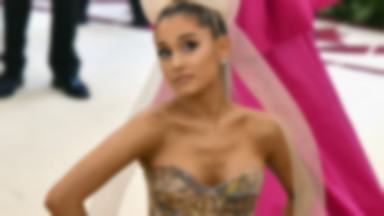 Ariana Grande chciała poprawić błędny tatuaż na dłoni. Nie udało się